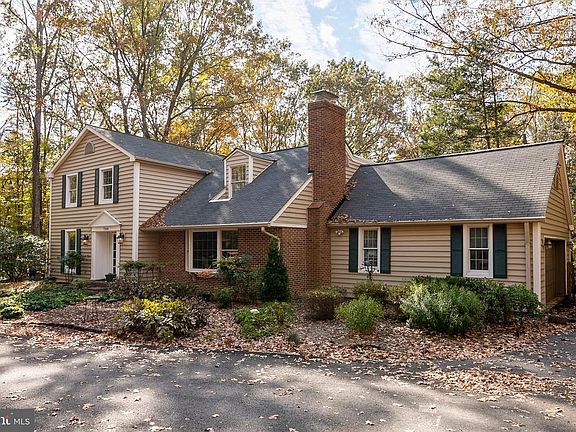 2nd image of 7308 Pepper Ln