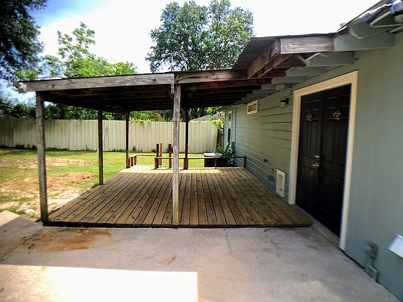 5th image of 706 S Smith Dr