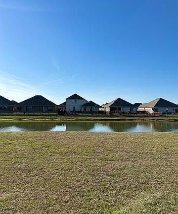 2nd image of 272 E Lake Dr