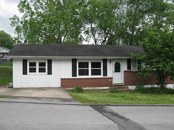 1st image of 2929 Pridemore St