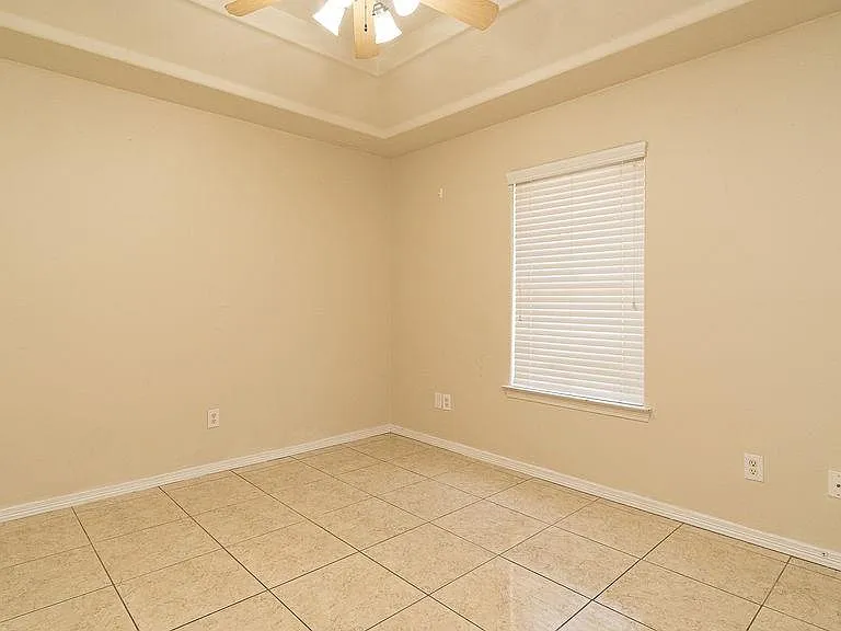 919 Hill Country Rd — Photo 10