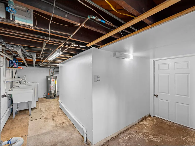 2215 N Wood Ave — Photo 28