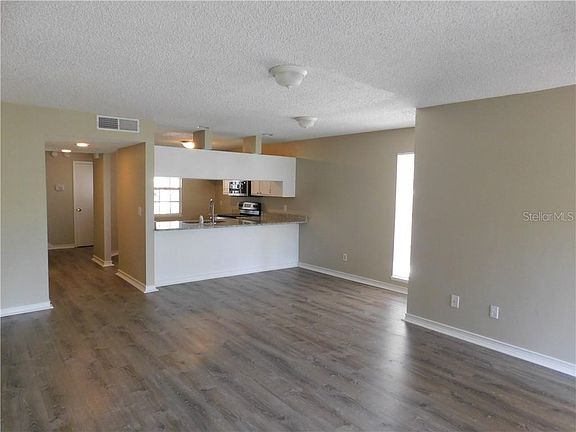 4th image of 6906 Lakeview Ct #6906