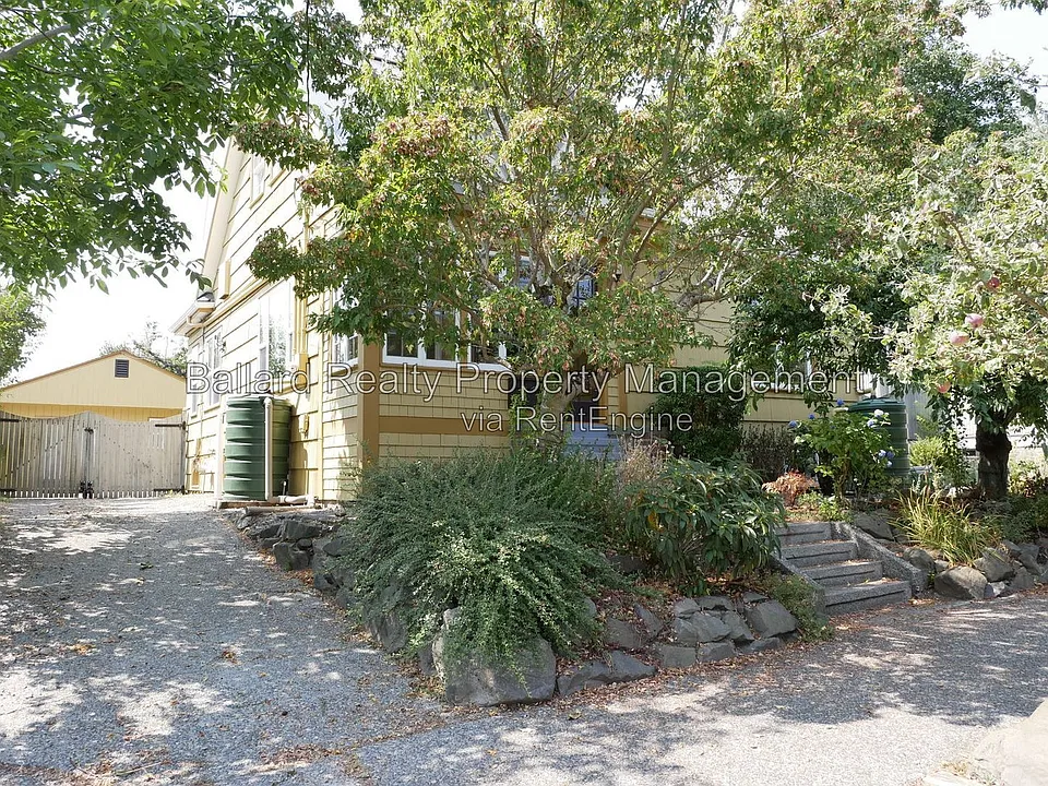 6737 27th Ave NW
