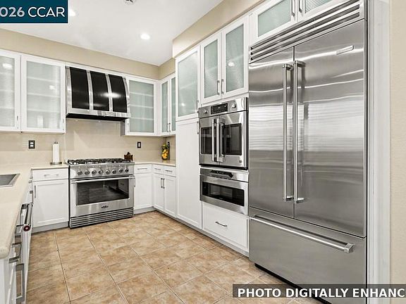 4th image of 586 Dutch Elm Dr