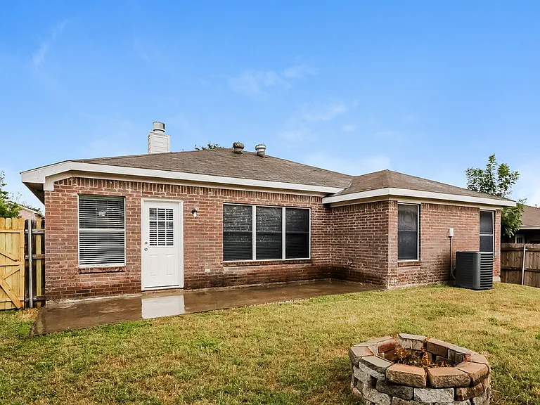 2736 Cochran Way — Photo 16