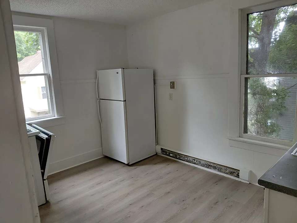 22 E State St #1