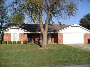 305 N Madison Ave, Blanchard, OK 73010