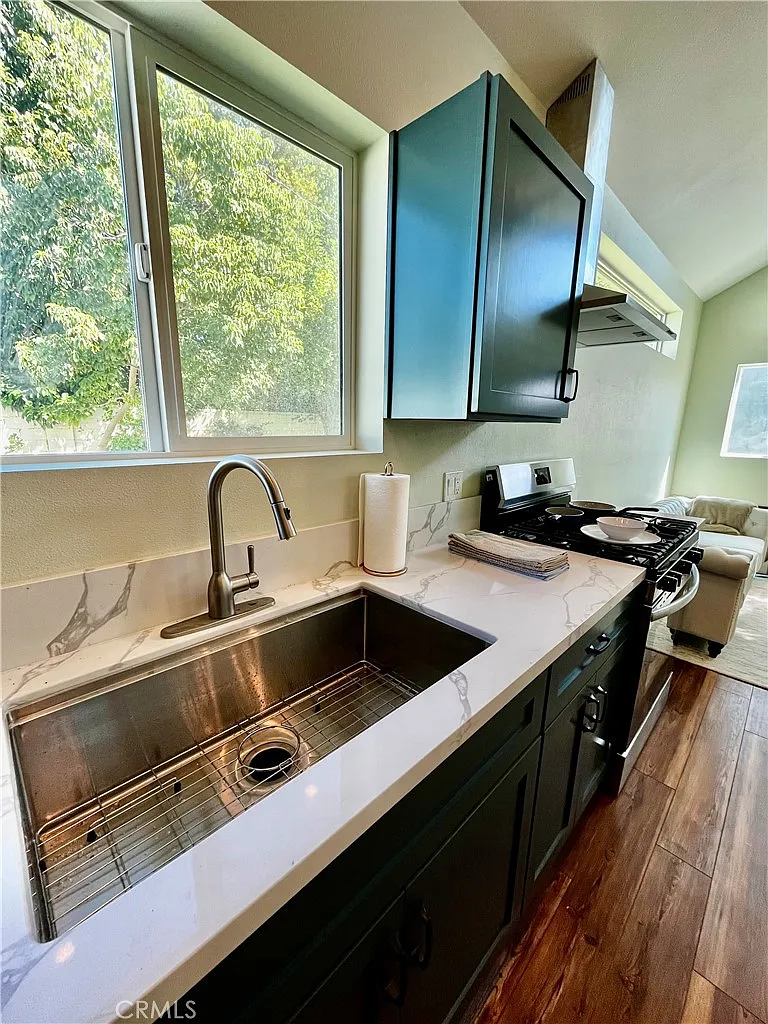 1 bed, 472 sqft, $2,385 — Photo 4
