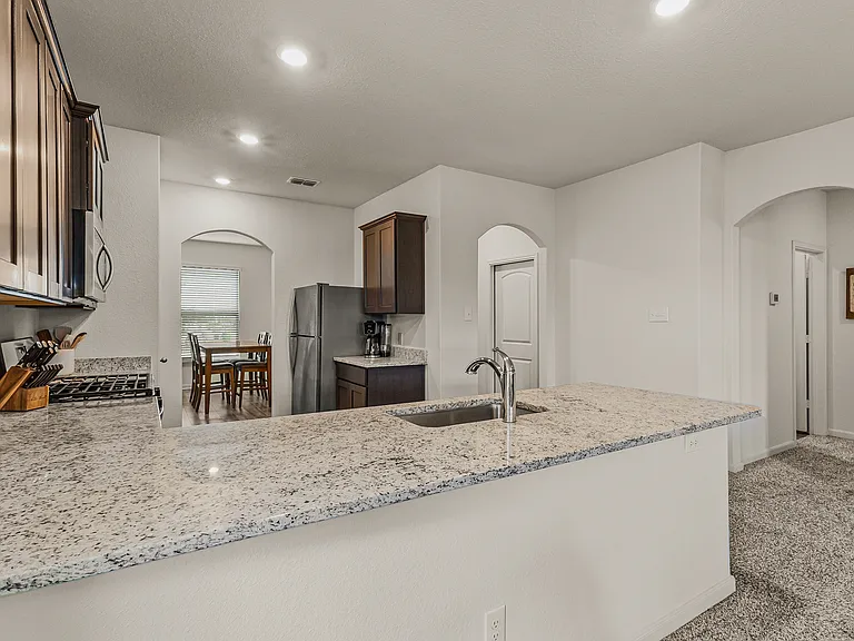 1916 Pondera St — Photo 3