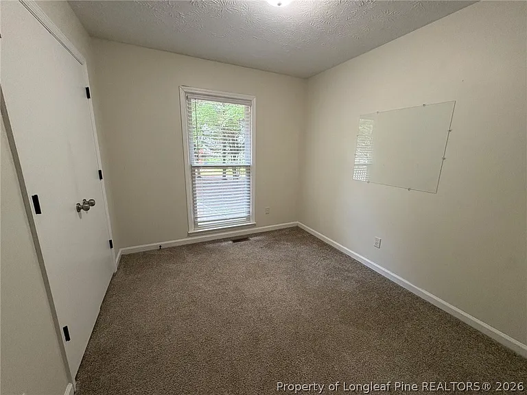 491 Oates Dr — Photo 16