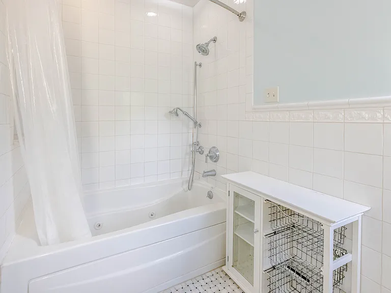 22 Serafin Pl — Photo 33