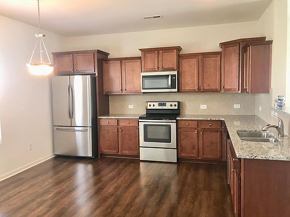 Kitchen - Stainless Steel Appliances, Granite Countertops