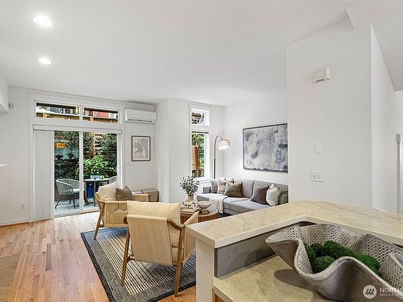 4th image of 6521 25th Avenue NE #C