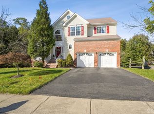 7 Hawk Ct, East Brunswick, NJ 08816