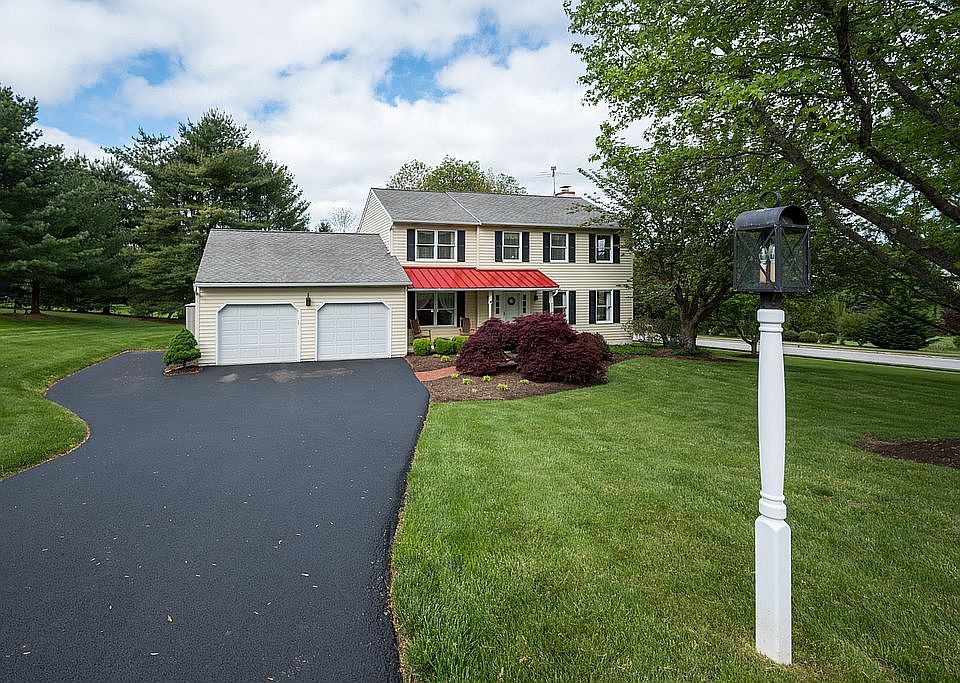 1st image of 916 Noble Dr