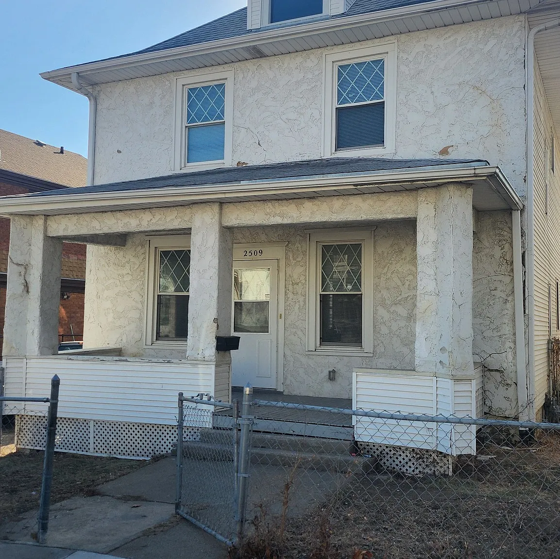 3 bed, 2.5 bath, 2816 sqft, $1,550 — Photo 1