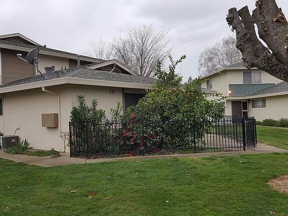 2nd image of 9020 El Cajon Way APT 1