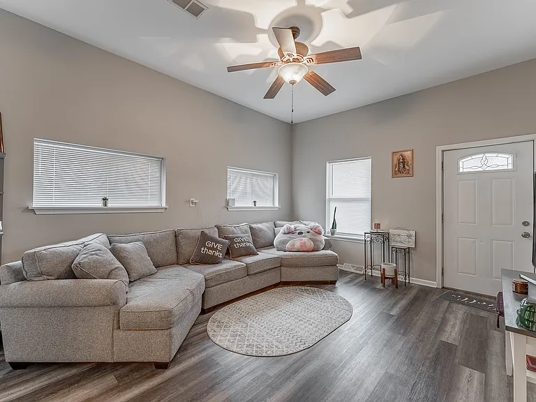 218 Orange St — Photo 4