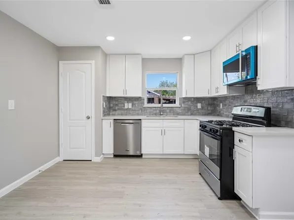 805 Barkley Street, Houston, TX 77022
