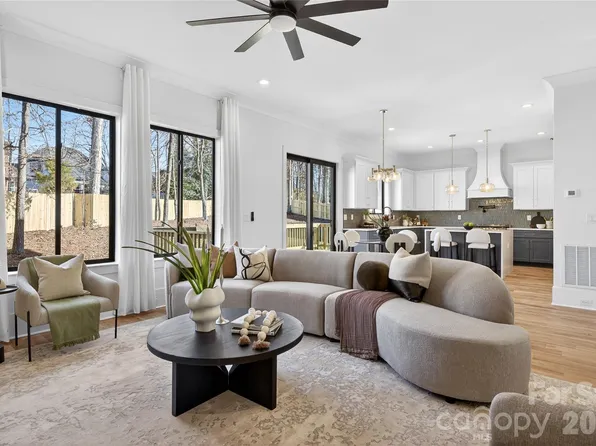 16311 Riverpointe Dr, Charlotte, NC 28278