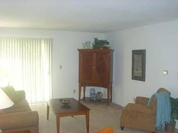 4th image of 2541 Steeplechase Dr APT 2C