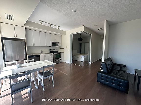 4th image of 90 Stadium Rd #705