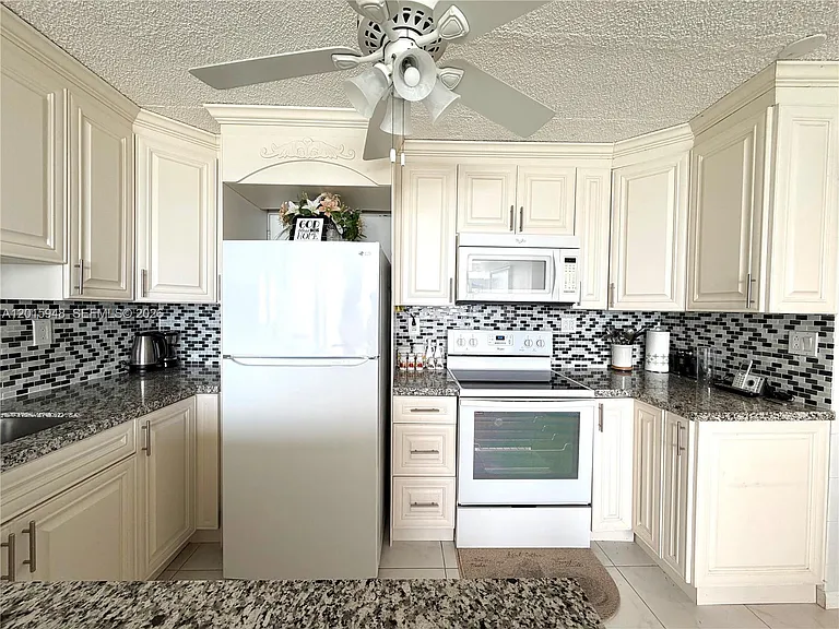 7135 Collins Ave #1214 — Photo 11