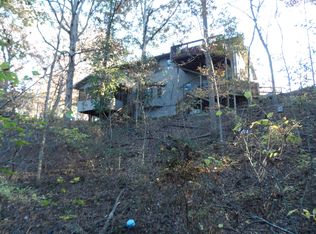 208 Redbud Ln NE, Gravette, AR 72736
