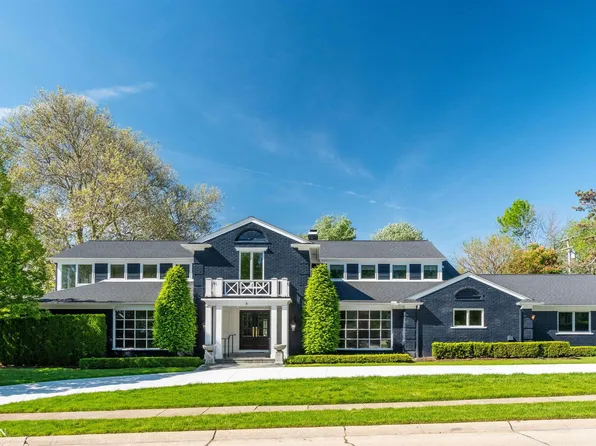 89 Lake Shore Rd, Grosse Pointe Farms, MI 48236