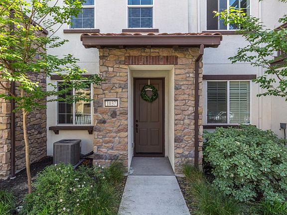 2nd image of 1037 Sundrop Ln