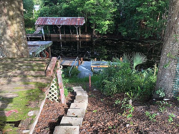 4th image of 157 Sportsman Rd