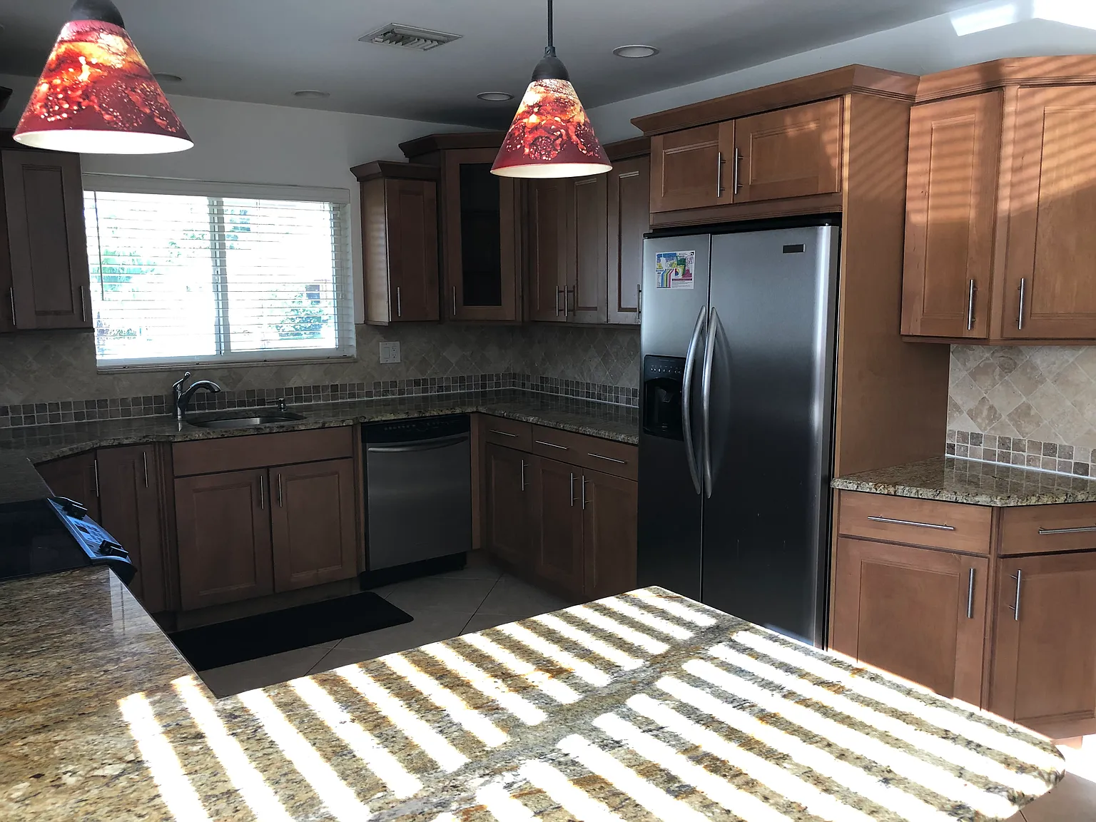 3 bed, 1829 sqft, $4,000 — Photo 2