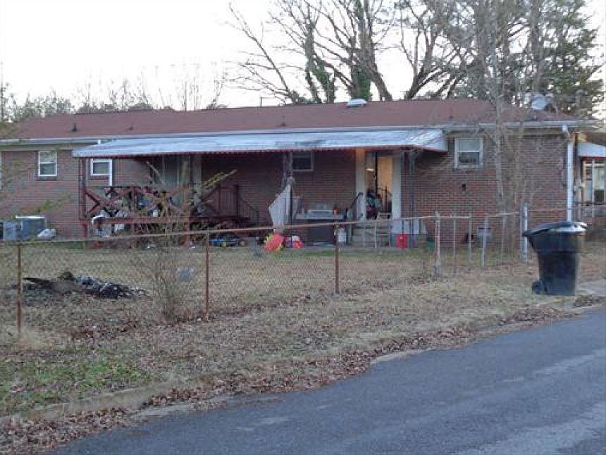 2nd image of 1707 Pierce Ave