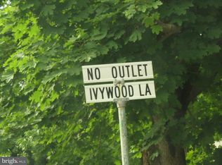 90 Ivywood Ln, Radnor, PA 19087