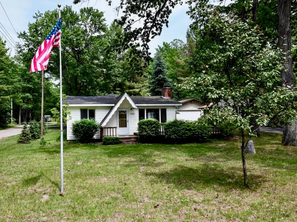 638 Old Trail Dr, Houghton Lake, MI 48629