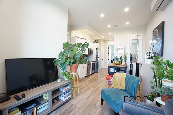 Rented by Rennit Inc. | media 25