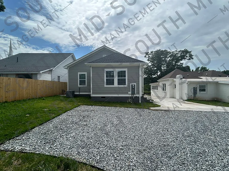 325 N Dean St — Photo 3