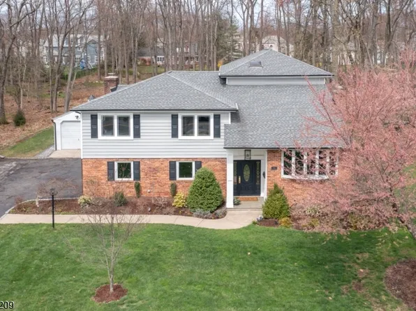 69 Cathedral Ave, Florham Park Boro, NJ 07932