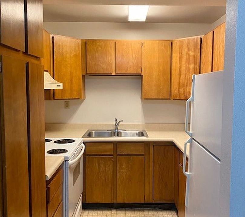 1st image of 2269 NE 53rd St #10