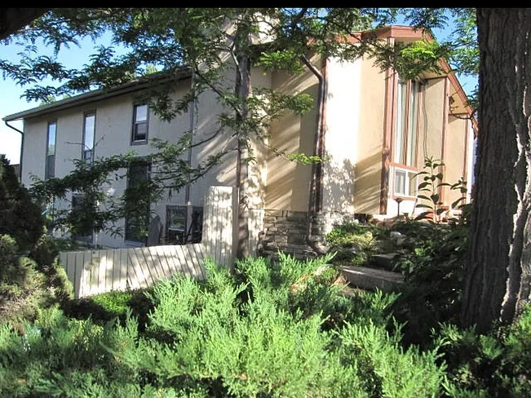 1210 Wicklow St — Photo 3