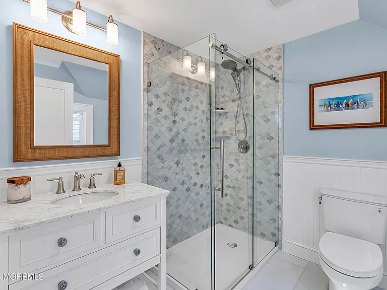 226 Sylvania Ave — Photo 16