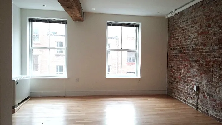 Rented by The Durst Organization | media 32