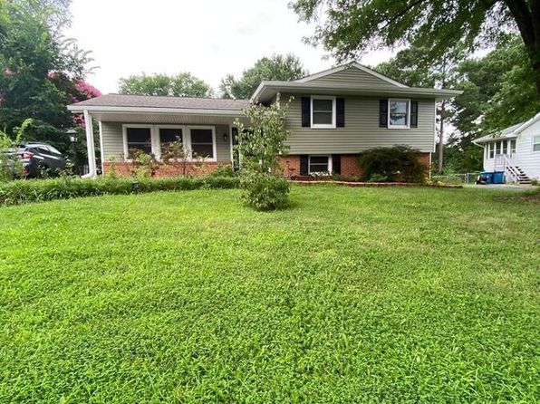700 E Roanoke Rd