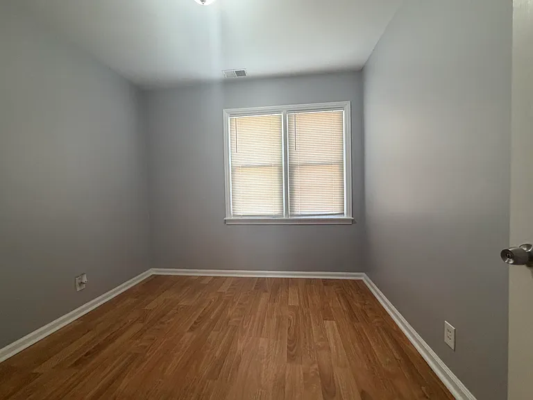 22438 Clairwood St — Photo 11