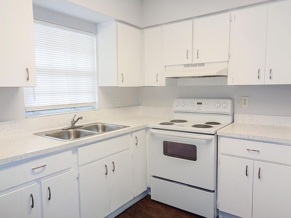 3rd image of 3607 W Idlewild Ave #502