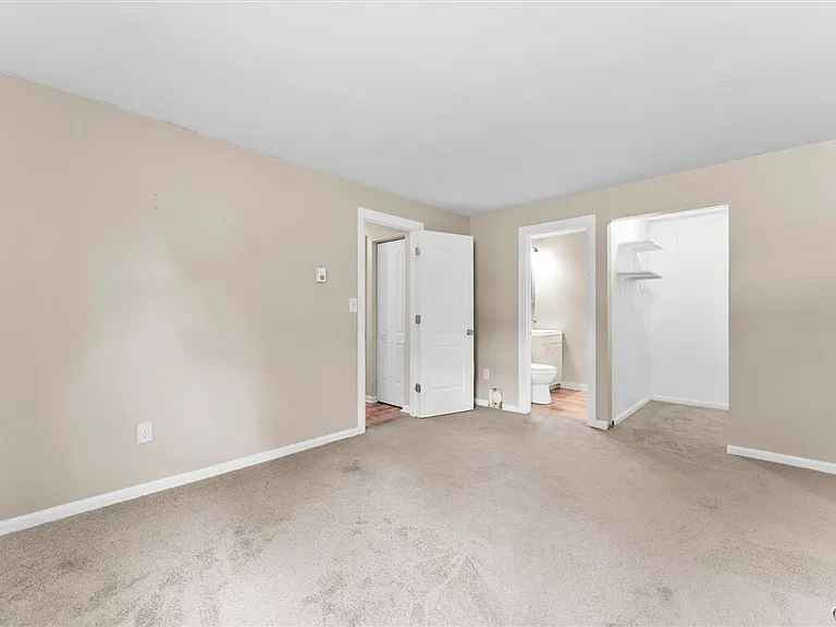 555 Village Blvd N — Photo 8