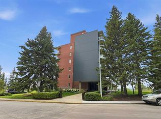 3339 E Rideau Pl SW #203/204, Calgary, AB T2S1Z5