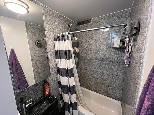 Rented by KNOCKKNOCK LLC | media 12