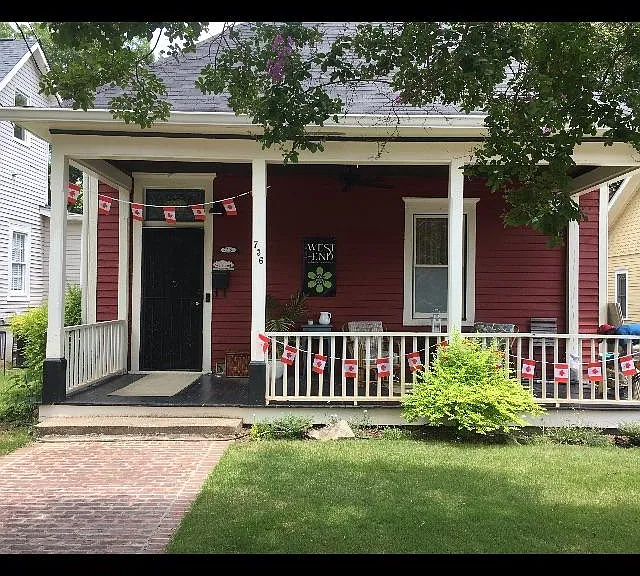 736 Peeples St SW — Photo 1
